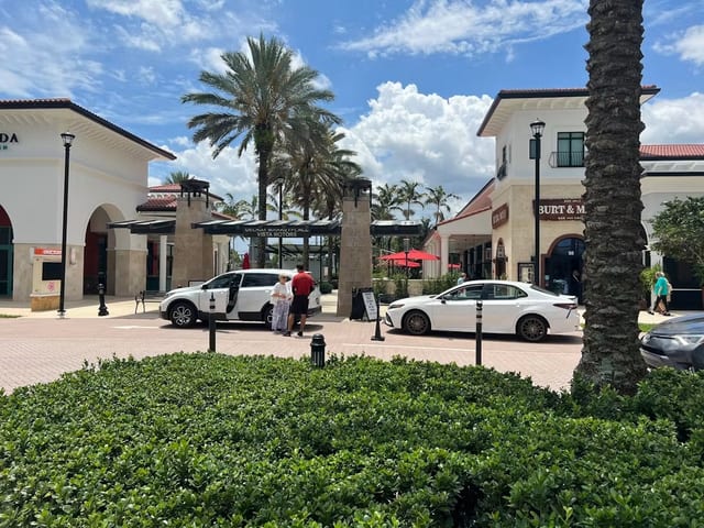 Free Lunch Valet